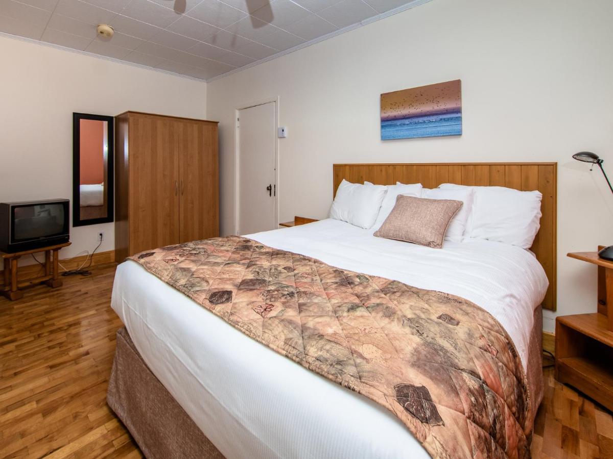 Au Pic De L'Aurore Motel-Chalets Perce Kültér fotó
