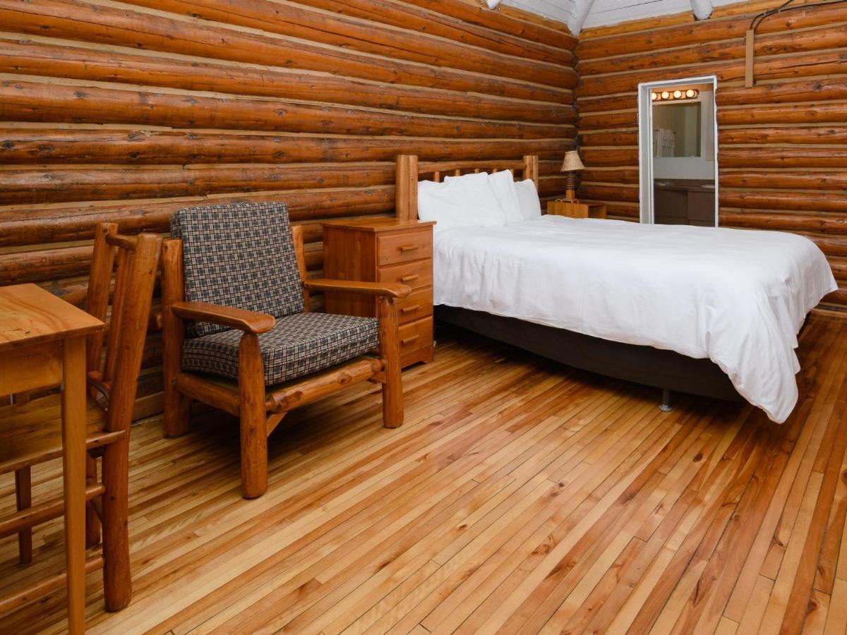 Au Pic De L'Aurore Motel-Chalets Perce Kültér fotó