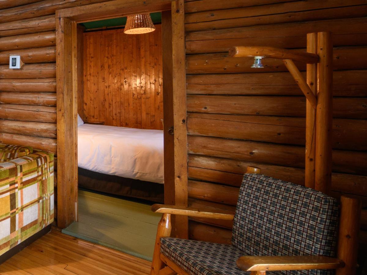Au Pic De L'Aurore Motel-Chalets Perce Kültér fotó