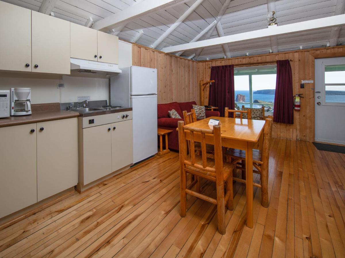 Au Pic De L'Aurore Motel-Chalets Perce Kültér fotó